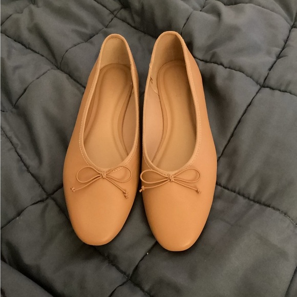 Old a navy tan ballet flat with bow size 9 - Picture 1 of 6